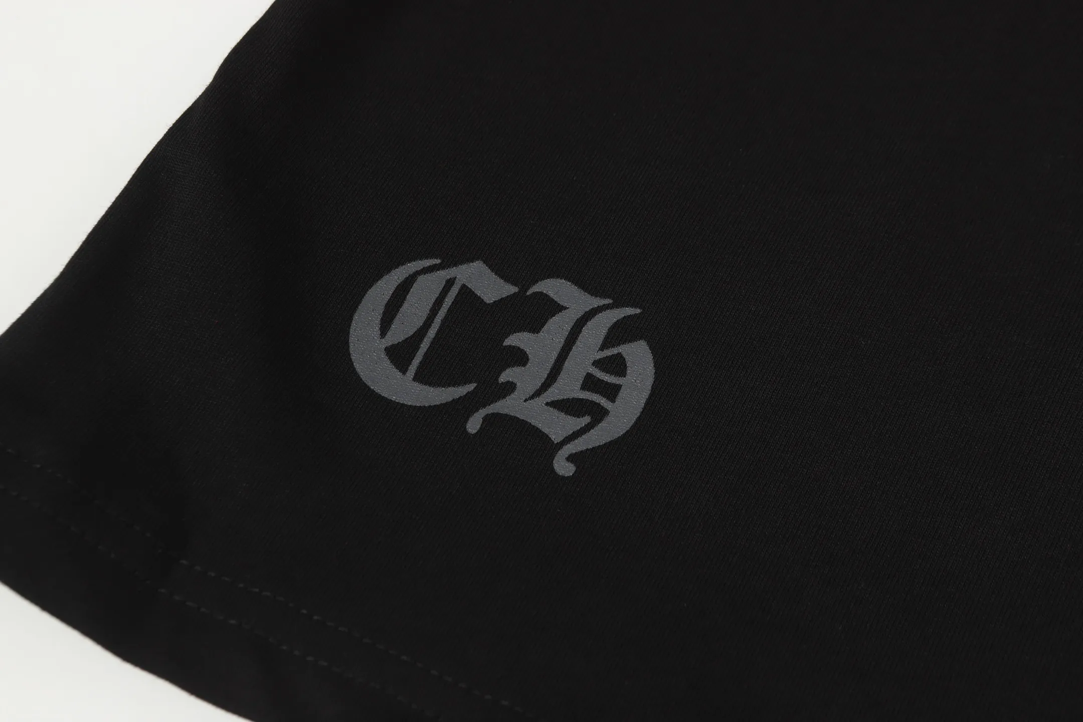 P150 -Chrome Hearts/Chrome Hearts 23ss scroll simple Sanskrit letters popular long-sleeved T-shirt -High weight, high density and high quality. The wool is soft, delicate and skin-friendly. It feels soft and silky. It has excellent warmth and skin-friendly properties.